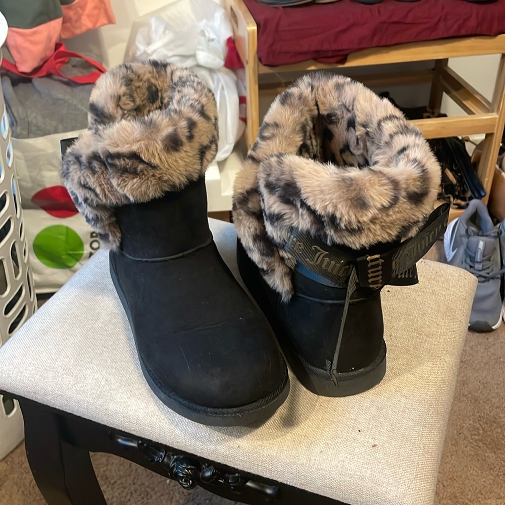 Juicy couture leopard print boots 8